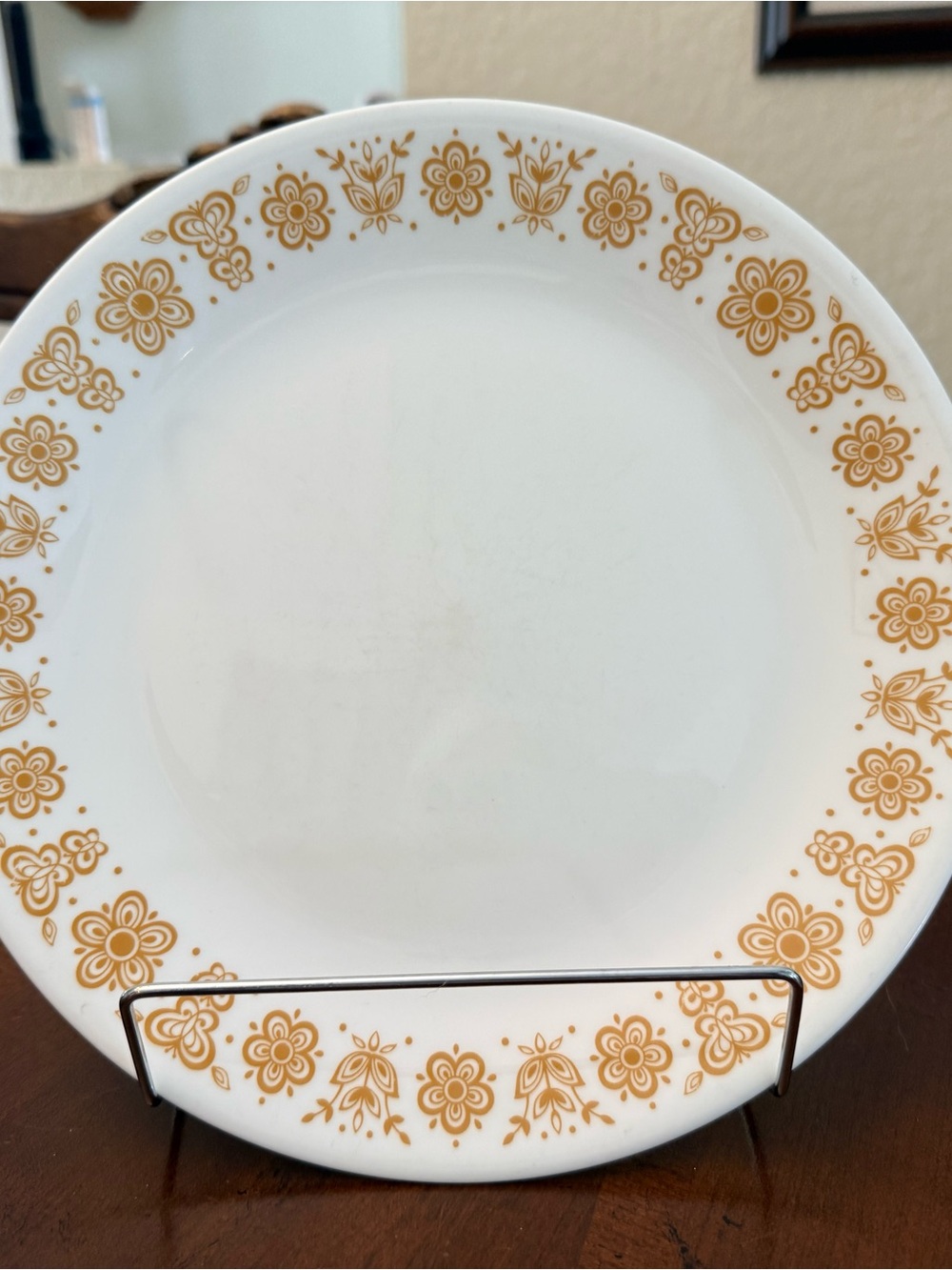 Corelle White Dinner Plate with Gold Floral Motif
